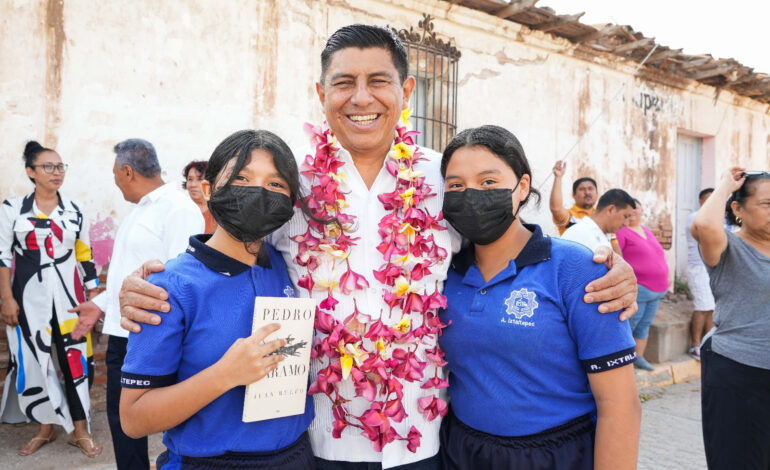  Lleva Gobernador Salomón Jara lectura a Barranca Colorada, en Asunción Ixtaltepec