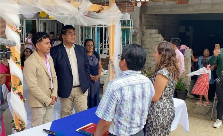  Realiza Registro Civil primera boda igualitaria en la Sierra Mixe