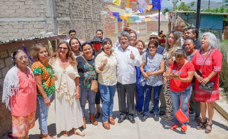  Reciben familias del barrio del Marquesado obras  del gobierno capitalino