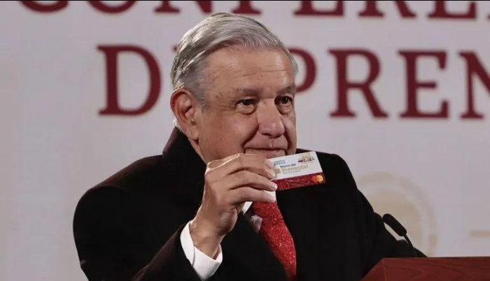  AMLO recibe más de 19 mil pesos por Pensión de Adultos Mayores