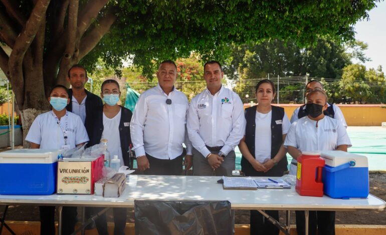  Trabaja DIF Municipal de Santa Cruz Xoxocotlán por la salud de las familias