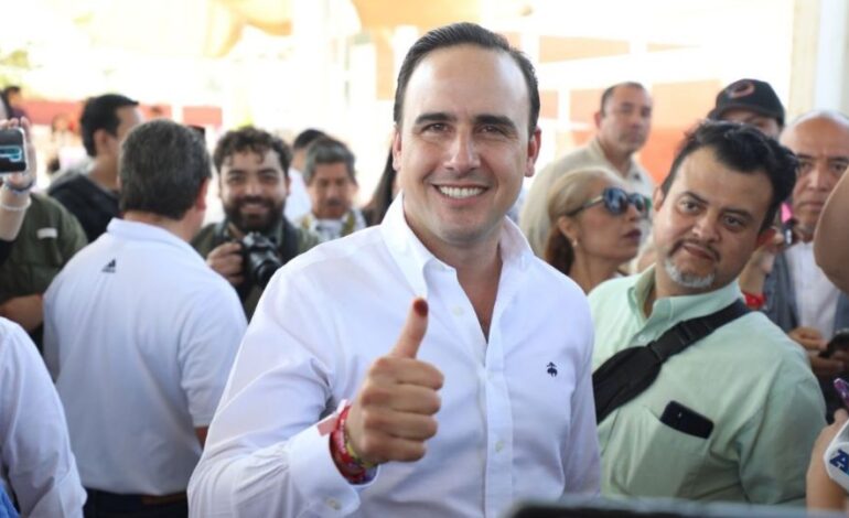  Manolo Jiménez presume carro completo en Coahuila: “Es una ventaja de doble dígito”