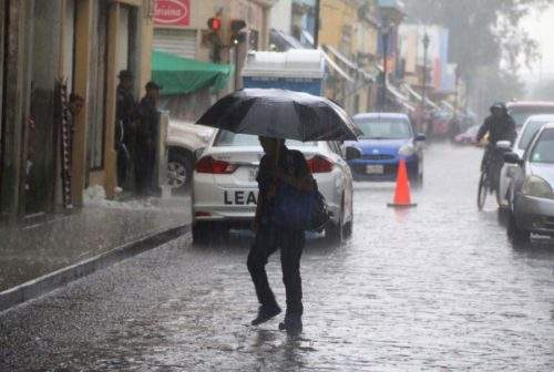  Se esperan lluvias intensas con descargas eléctricas en las próximas horas en Oaxaca