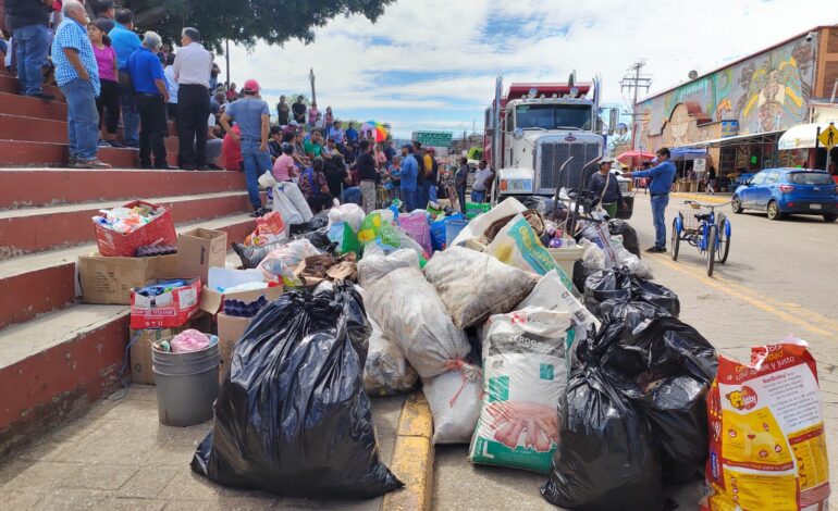  Convierten en “basuero” la casa y oficinas de edil morenista en Zaachila