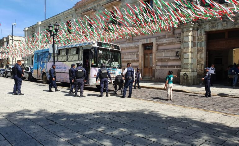  Policía Municipal de Xoxocotlán asegura a 86 personas indocumentadas