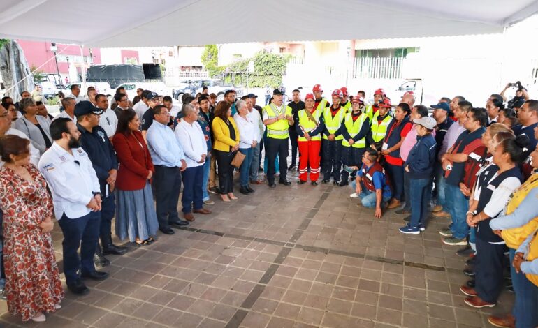  Sale de Oaxaca caravana de ayuda para atender a personas afectadas en Guerrero