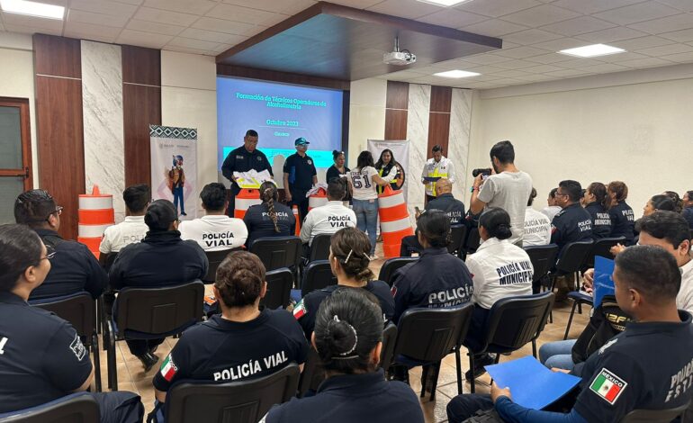  Capacitan a Policía Vial Estatal para fortalecer puntos de control de alcoholimetría