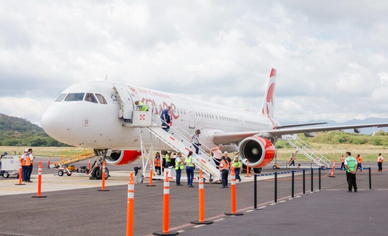  Recibe Huatulco primer vuelo de Air Canada Vacations de la temporada invernal