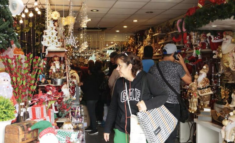  Mexicanos gastarán hasta 20 mil pesos para celebrar Navidad