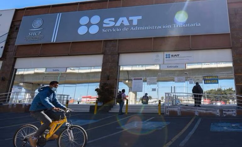  SAT quita a mexicanos más de 12 mil millones de pesos diarios