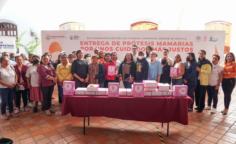  Conmemora Ayuntamiento de Oaxaca de Juárez Día Mundial contra el Cáncer con entrega de prótesis mamarias.