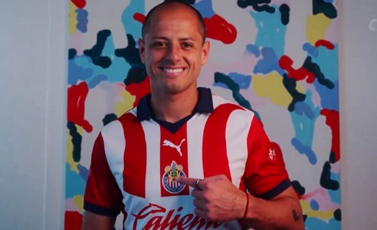 Chicharito reaparecería hoy con Chivas, 14 años después de su partida