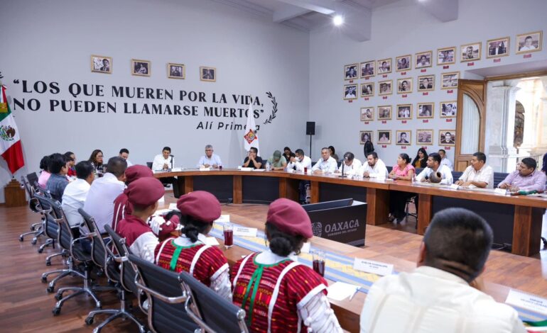  Atiende Gobierno de Oaxaca planteamiento del MULT