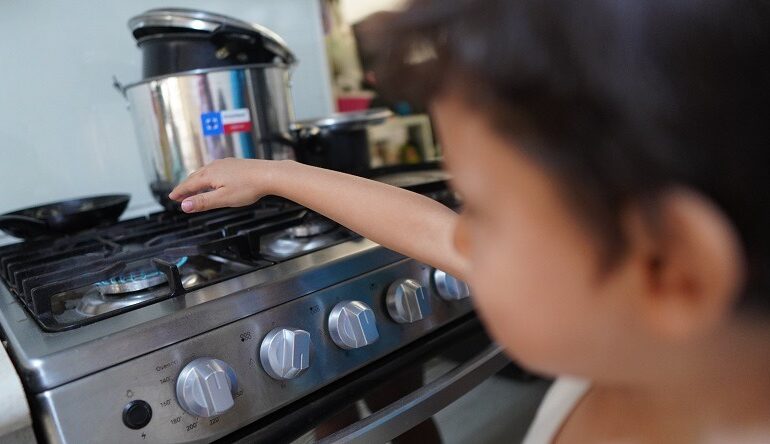  Instan a extremar medidas de prevención para evitar quemaduras en infantes