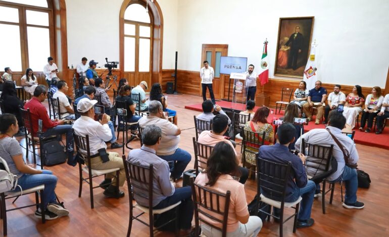  Gobierno solventará necesidades educativas de Oaxaca