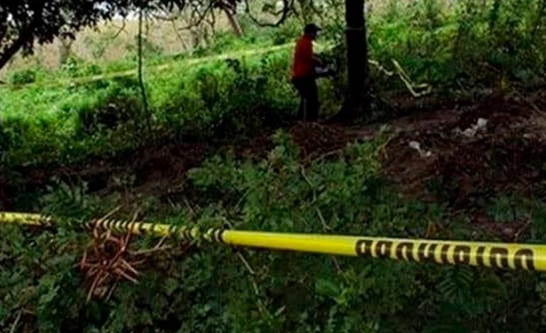  Hallan fosas clandestinas en Oaxaca; exhuman restos de ocho personas