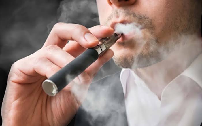  Alertan riesgo de cáncer de pulmón por uso de vapeadores en menor tiempo que con el tabaco