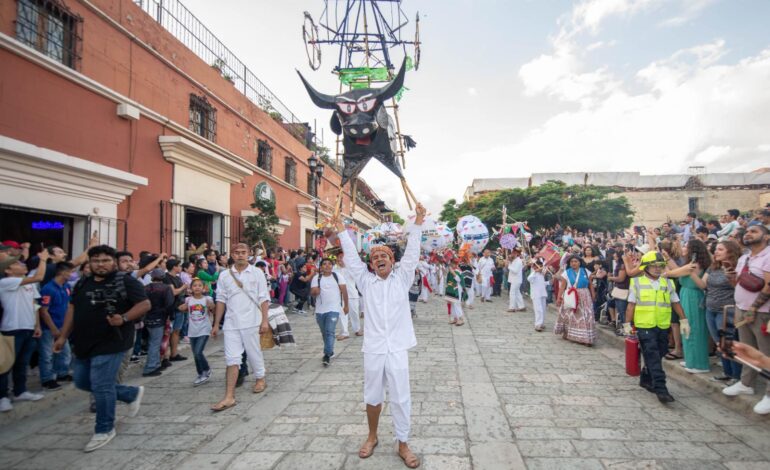  Con Primer Convite de la Guelaguetza 2024 el pueblo oaxaqueño anunció la máxima fiesta