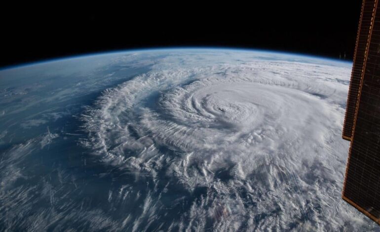  NASA capta en movimiento al poderoso y devastador huracán Beryl categoría 5