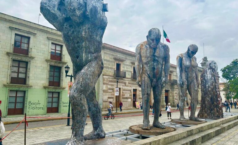  Llegaron los gigantes a Oaxaca de Juárez, magna exposición escultórica