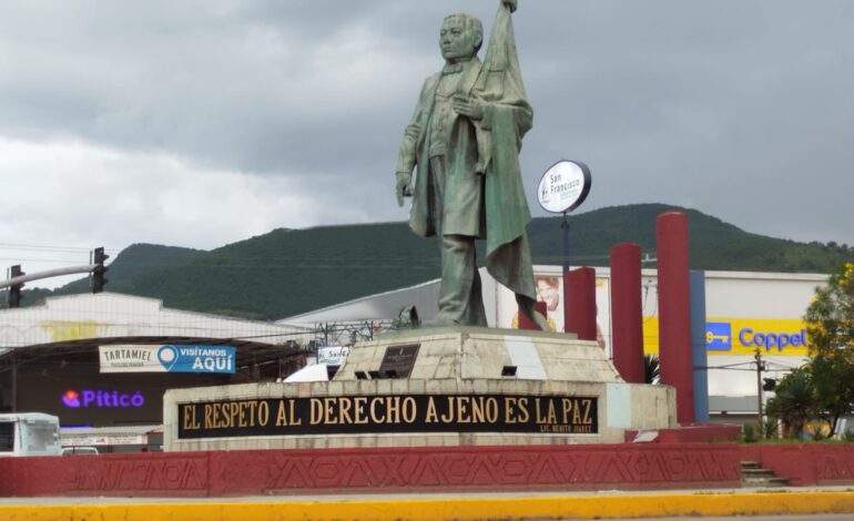  Restaura municipio Monumento a Juárez en Viguera