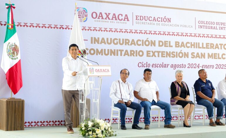  Inaugura Salomón Jara el Bachillerato Integral Comunitario Extensión San Melchor Betaza