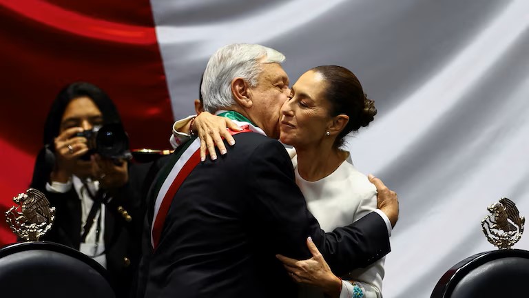  Sheinbaum se despide de AMLO con emotivo mensaje durante investidura presidencial: “Hasta siempre, hermano, amigo y compañero”