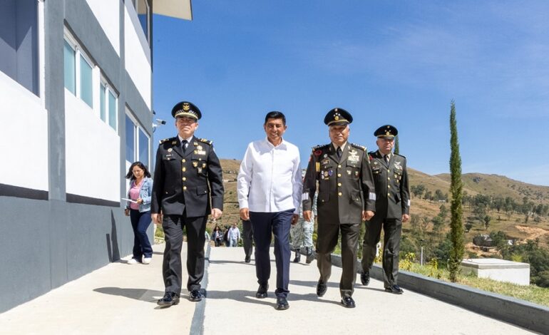 Asiste Salomón Jara a toma de posesión y protesta del Coordinador de la Guardia Nacional en Oaxaca