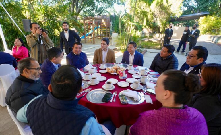 Sostiene Congreso de Oaxaca fraternal encuentro con medios de comunicación