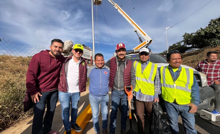  Encabeza Ray Chagoya segundo Tequio Vecinal en el Playón del Río Atoyac