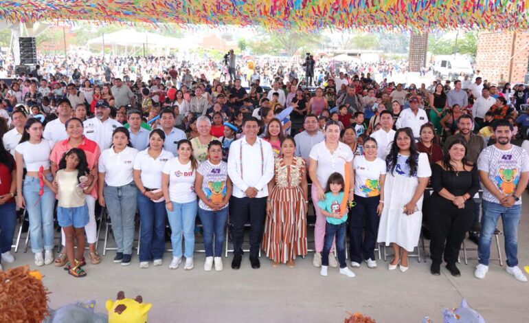 Miles de sonrisas se comparten en la Fiesta de la Niñez organizada por DIF Oaxaca