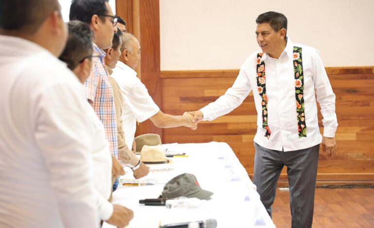 Con respeto y comunicación abierta, Gobernador de Oaxaca recibe pliego petitorio de la Sección XXII