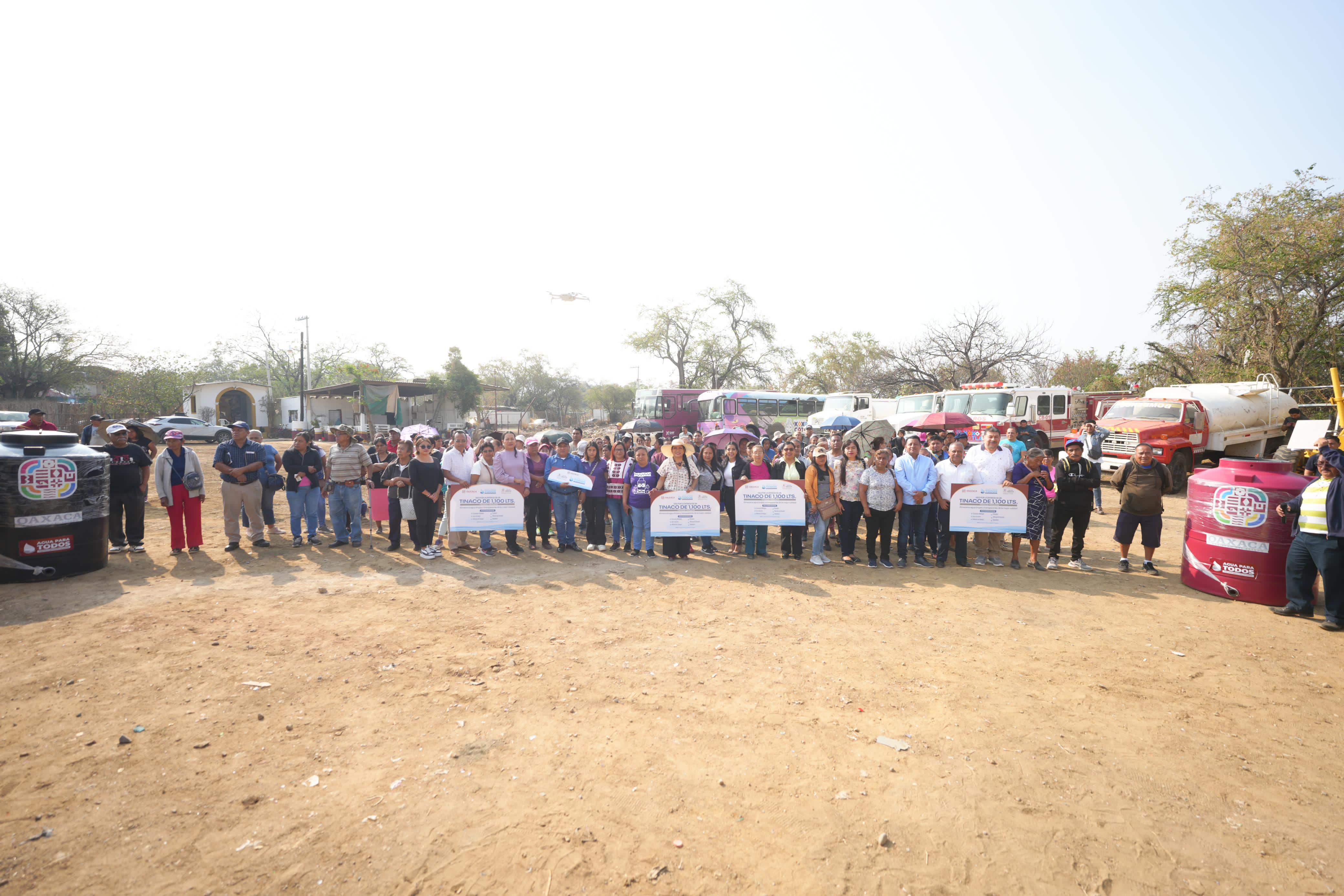 Entrega de tinacos refuerza estrategia contra la escasez de agua en Xoxocotlán