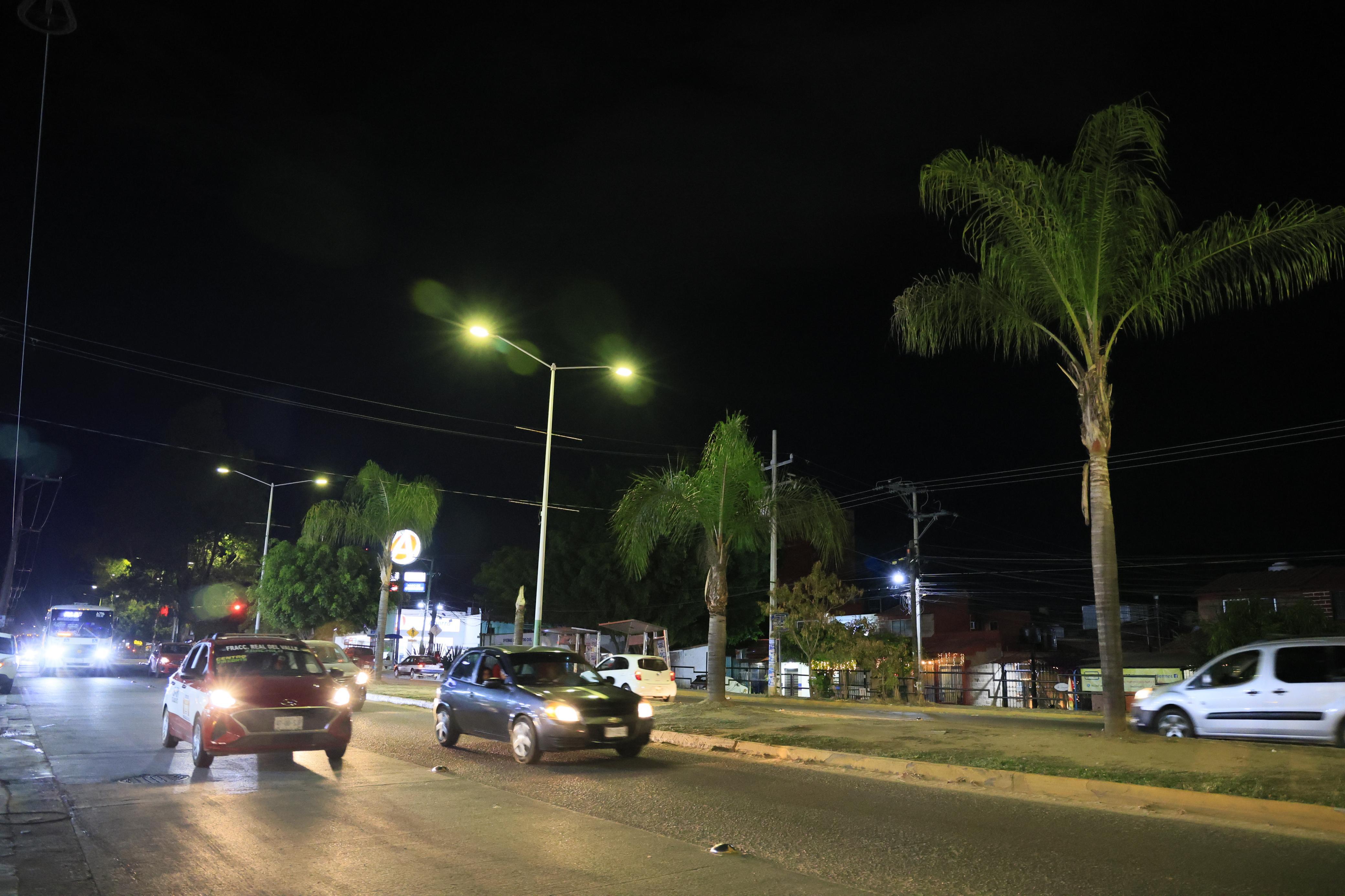 Santa Cruz Xoxocotlán fortalece infraestructura eléctrica y de alumbrado público