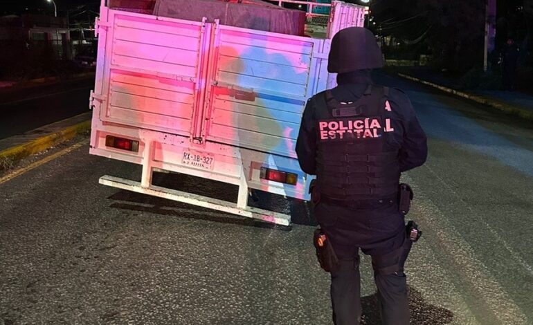  Aseguran vehículo que transportaba 2 mil litros de hidrocarburos en Juchitán de Zaragoza, Oaxaca