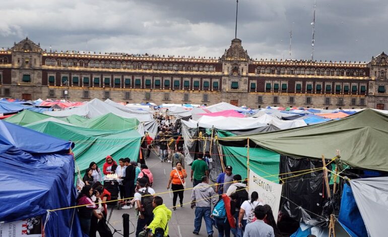 SEP manda AVISO URGENTE a maestros de la CNTE que se encuentran en plantón en CDMX