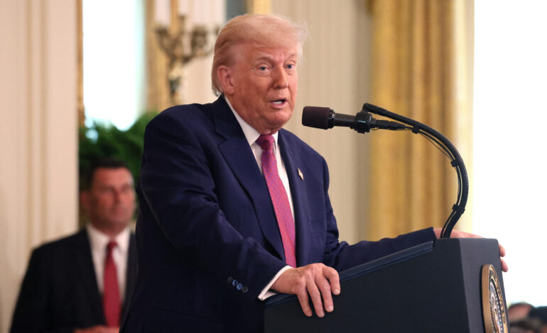 El Gobierno de Trump pausa su programa de redadas indiscriminadas contra migrantes