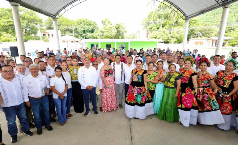  En Magdalena Tlacotepec, Salomón Jara Cruz resalta el valor del cuidado al medio ambiente para detonar el desarrollo comunitario