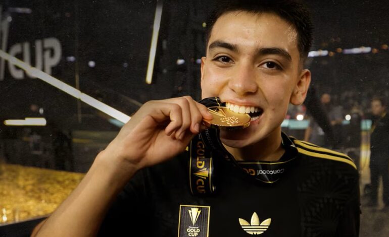  ¿Quién es Gilberto Mora, el futbolista mexicano de 16 años que rompió récord de Pelé y Lamine Yamal?