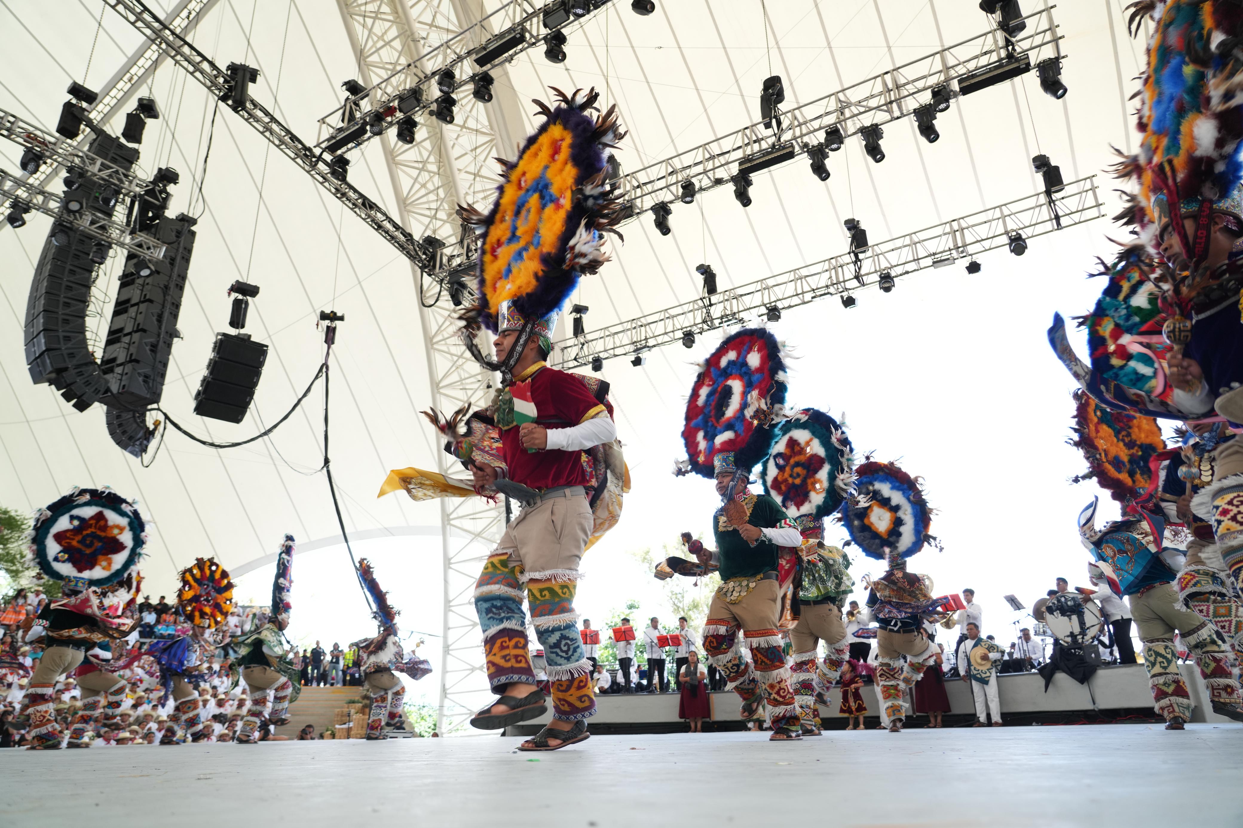  Oaxaca celebra con orgullo la Octava del Lunes del Cerro, encuentro de hermandad y tradición