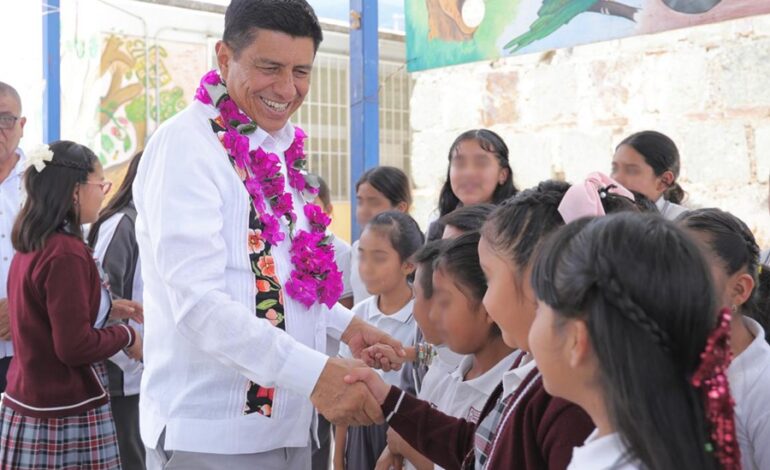  Refuerza Gobierno de Oaxaca la infraestructura educativa de San Juan Bautista Guelache