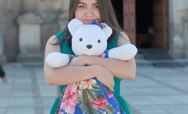 Le hizo un oso memorial a su abuelita y comenzó a recibir pedidos