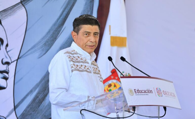  Inaugura Salomón Jara Cruz aulas reconstruidas en el CBTa 10 de Pinotepa Nacional