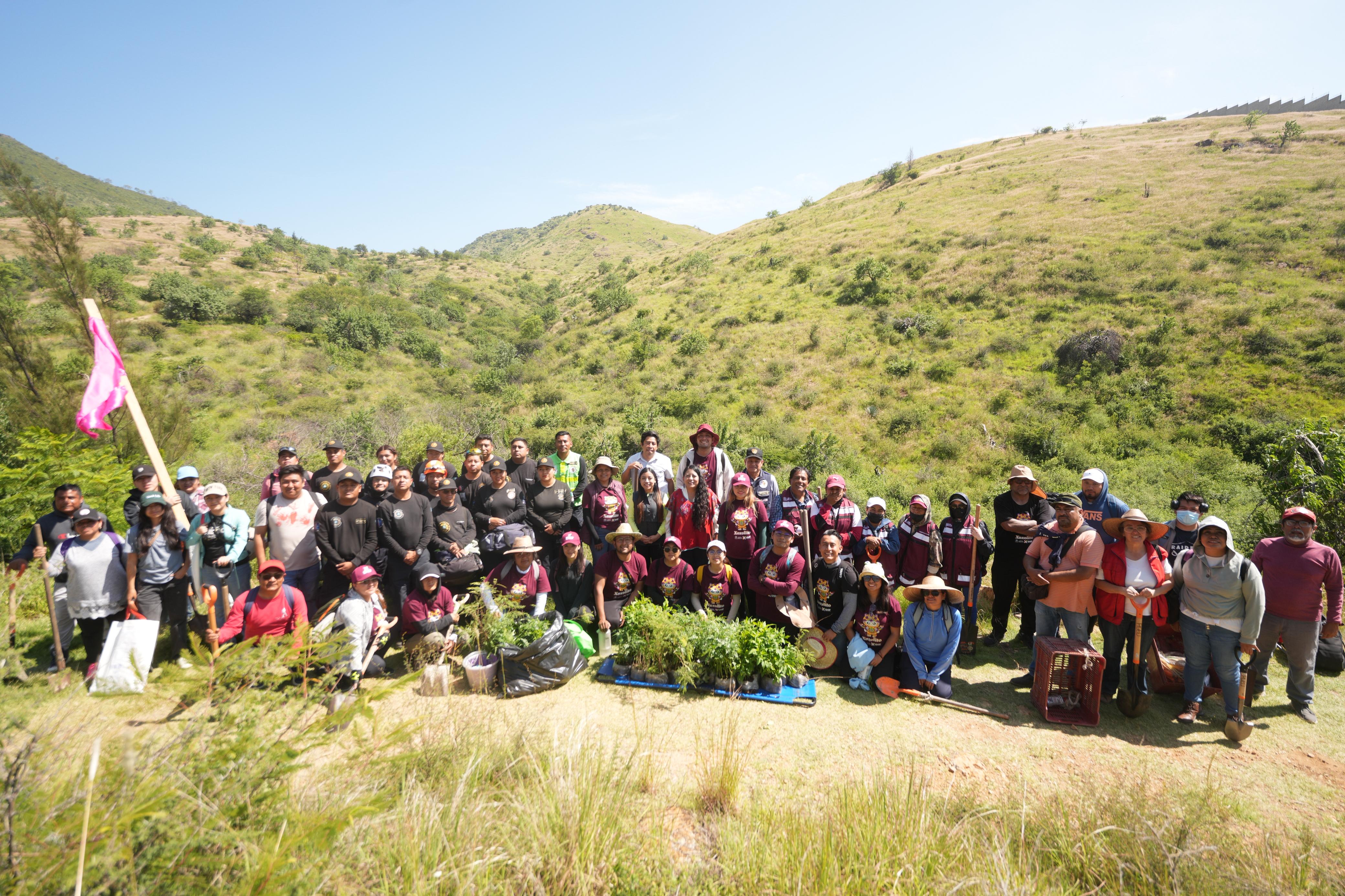  Xoxocotlán suma esfuerzos para sembrar vida en Mega Tequio de Reforestación