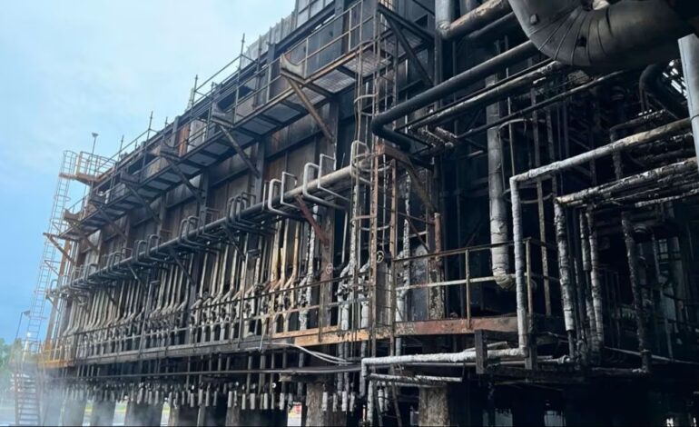  Se dispara Planta Catalítica en refinería de Salina Cruz; se reporta humo blanco en el cielo