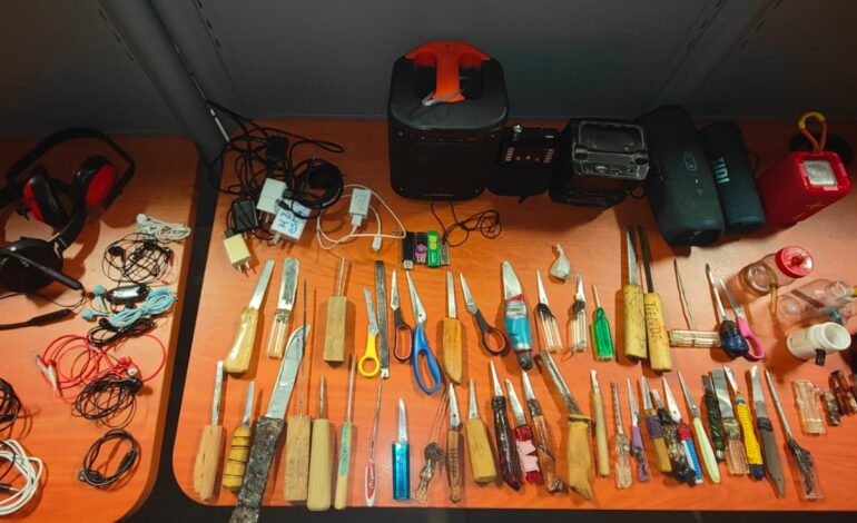  Decomisan más de 80 objetos y sustancias no permitidas en el Centro Penitenciario Varonil de Tanivet en Oaxaca