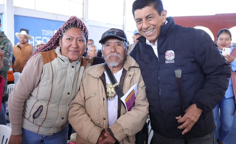  Impulsa Salomón Jara Cruz bienestar de grupos prioritarios en Santa María Nduayaco