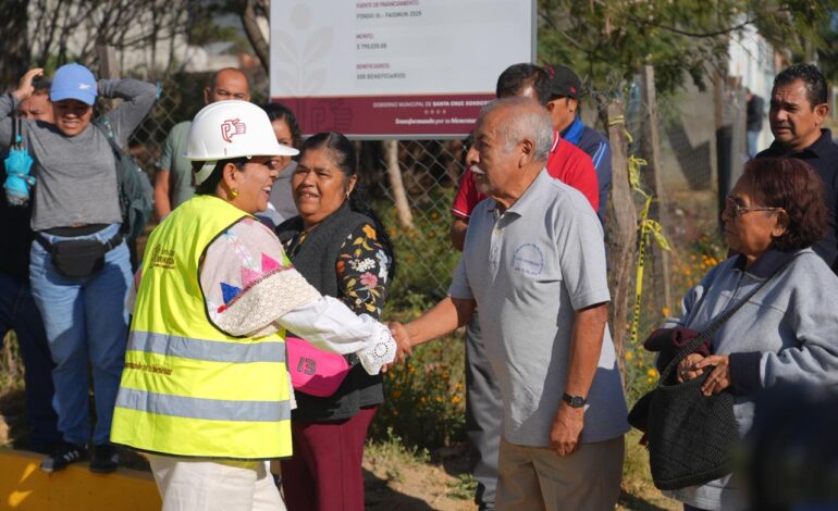  Inauguran en Xoxocotlán pavimentaciones que hacen historia