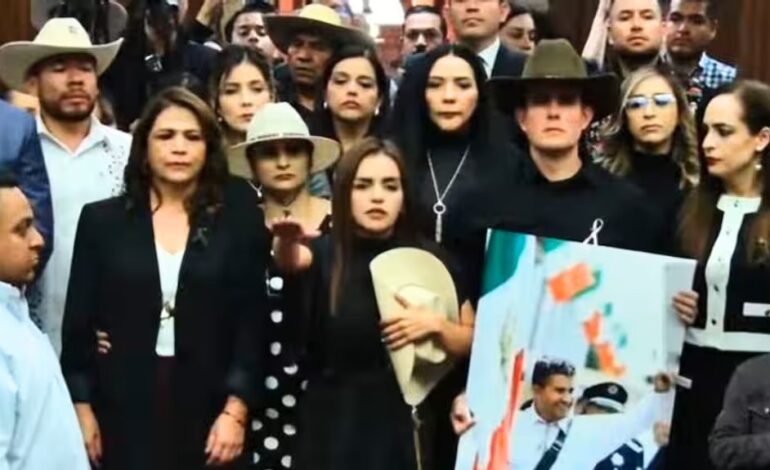  “Movimiento del Sombrero” continúa: Grecia Quiroz asume la presidencia de Uruapan tras el asesinato de Carlos Manzo