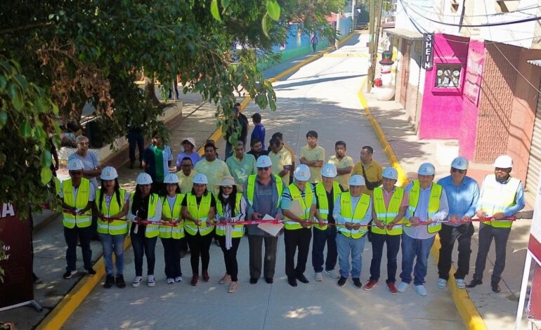  Con obras de agua y pavimentación Nancy Benítez atiende rezagos en Xoxocotlán